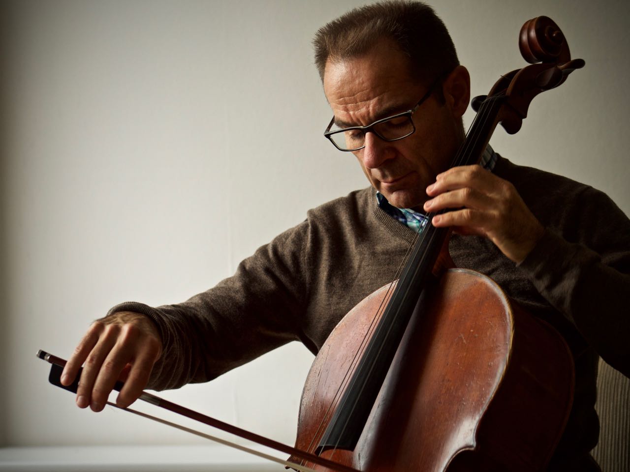Christian Kewitsch spielt Cello