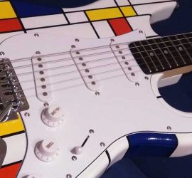 Mondriangitarre Sliderbild